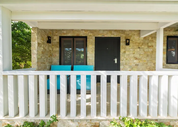 Kokomo Botanical Resort - Caribbean Family Cottages